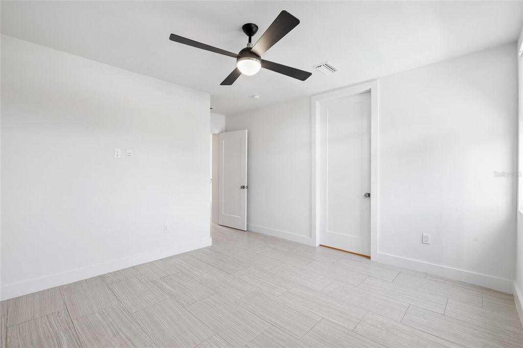 Image 23 of property listing at 2814 W BARCELONA STREET, Tampa, FL 33629