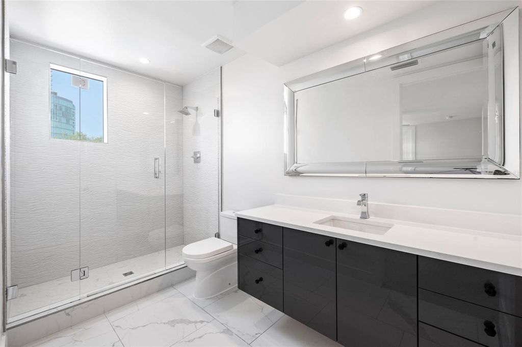 Image 24 of property listing at 2814 W BARCELONA STREET, Tampa, FL 33629