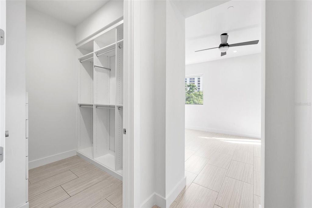 Image 29 of property listing at 2814 W BARCELONA STREET, Tampa, FL 33629
