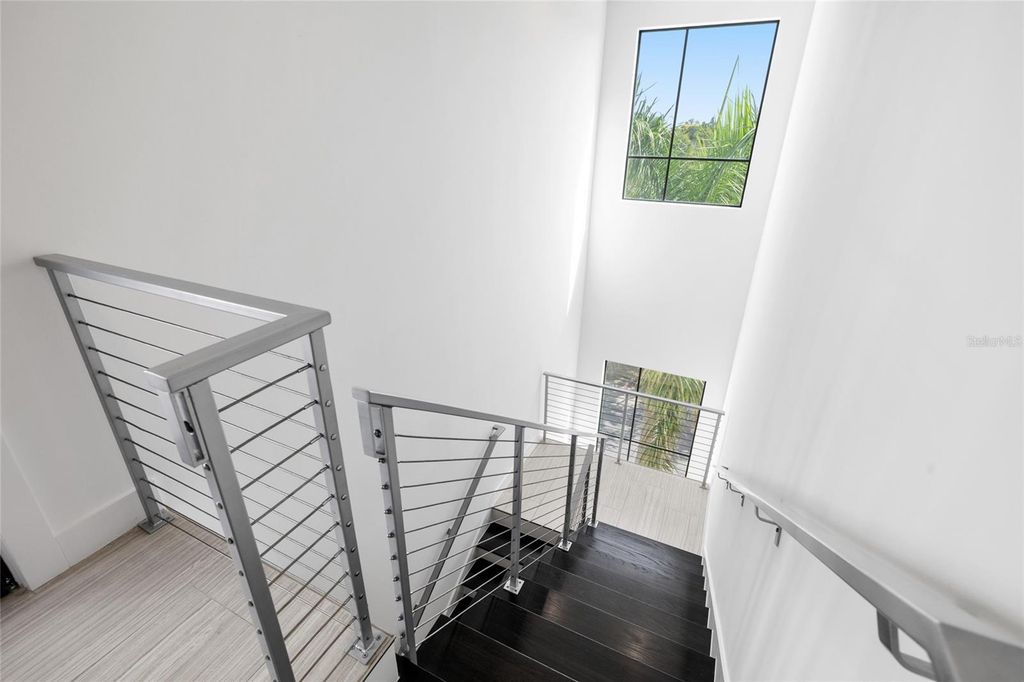 Image 33 of property listing at 2814 W BARCELONA STREET, Tampa, FL 33629