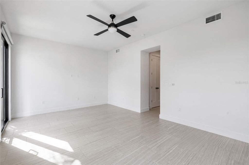 Image 34 of property listing at 2814 W BARCELONA STREET, Tampa, FL 33629