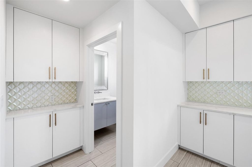 Image 35 of property listing at 2814 W BARCELONA STREET, Tampa, FL 33629