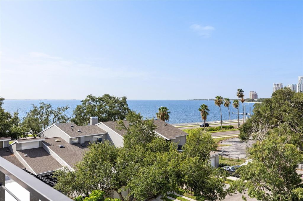 Image 45 of property listing at 2814 W BARCELONA STREET, Tampa, FL 33629