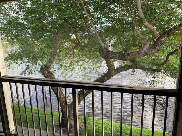 1261 SW 46th Ave 2004, Pompano Beach, FL 33069