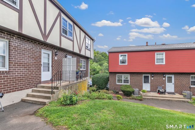 11 Savin Park 11, West Haven, CT 06516