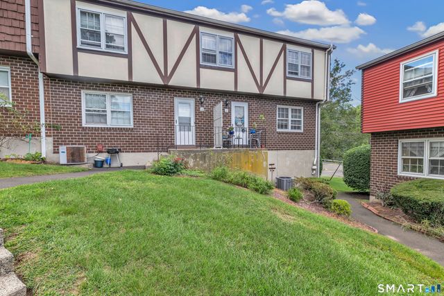 11 Savin Park 11, West Haven, CT 06516