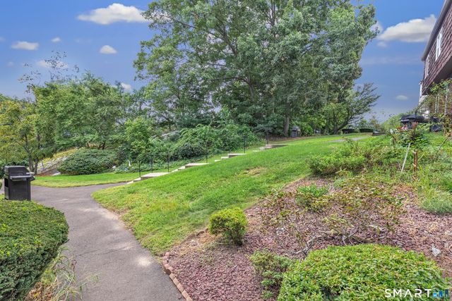 11 Savin Park 11, West Haven, CT 06516