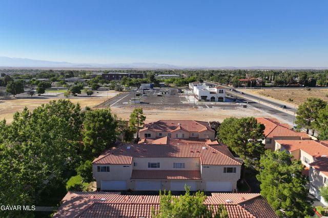 43465 30th Street Unit 4, Lancaster, CA 93536