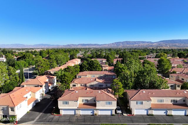 43465 30th Street Unit 4, Lancaster, CA 93536