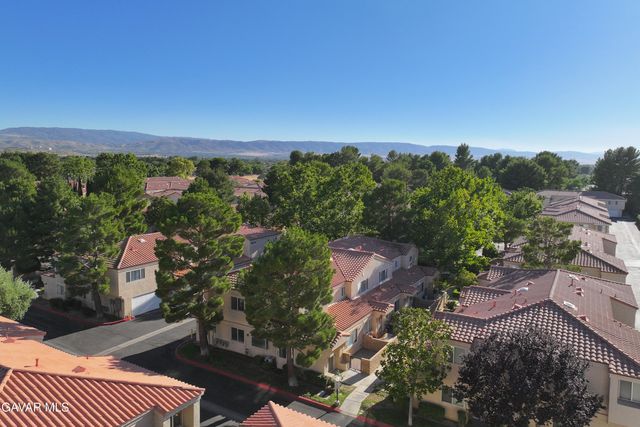 43465 30th Street Unit 4, Lancaster, CA 93536
