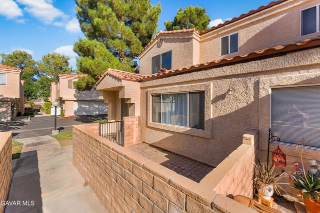 43465 30th Street Unit 4, Lancaster, CA 93536