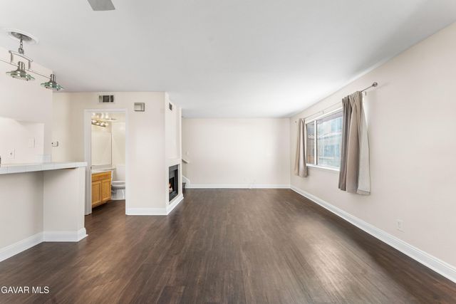 43465 30th Street Unit 4, Lancaster, CA 93536