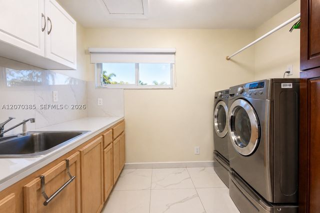 12231 SW 1st St, Miami, FL 33184
