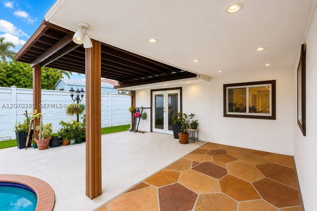 12231 SW 1st St, Miami, FL 33184