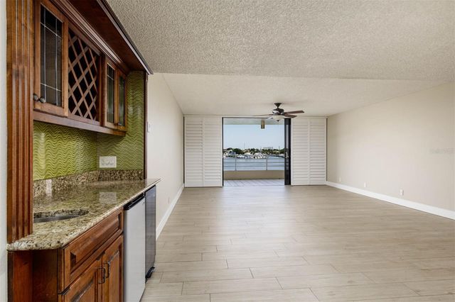 2775 KIPPS COLONY DRIVE S 205, St Petersburg, FL 33707