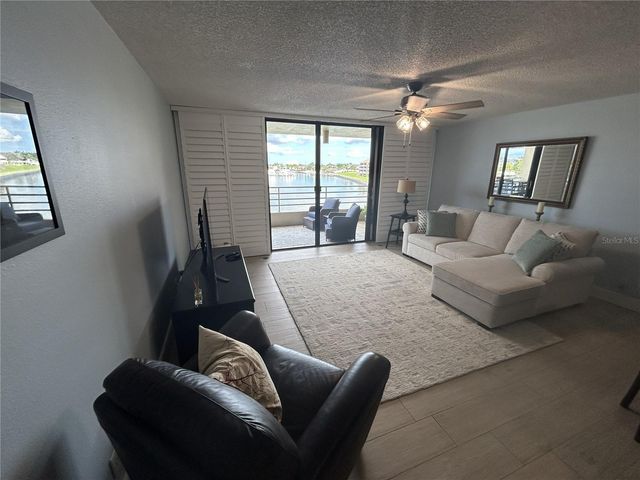2775 KIPPS COLONY DRIVE S 205, St Petersburg, FL 33707