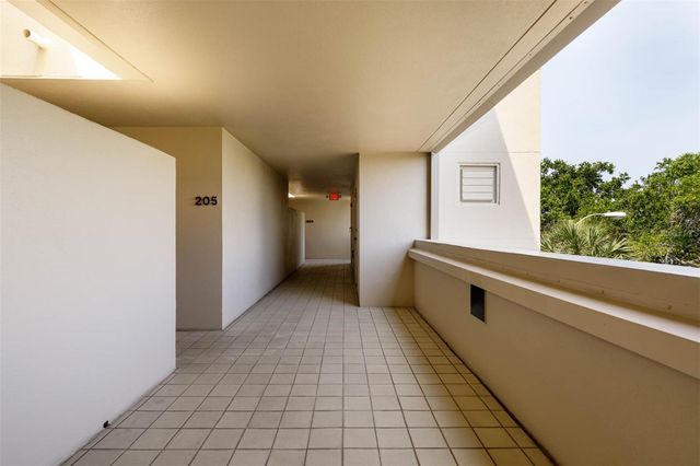 2775 KIPPS COLONY DRIVE S 205, St Petersburg, FL 33707