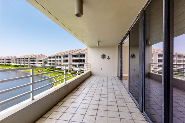 2775 KIPPS COLONY DRIVE S 205, St Petersburg, FL 33707