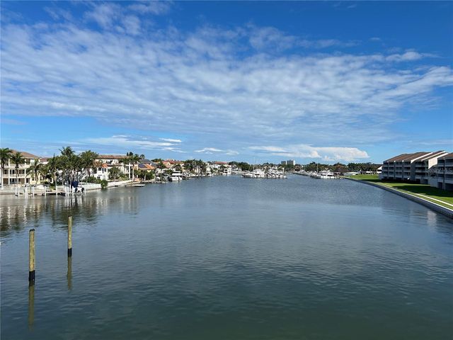 2775 KIPPS COLONY DRIVE S 205, St Petersburg, FL 33707