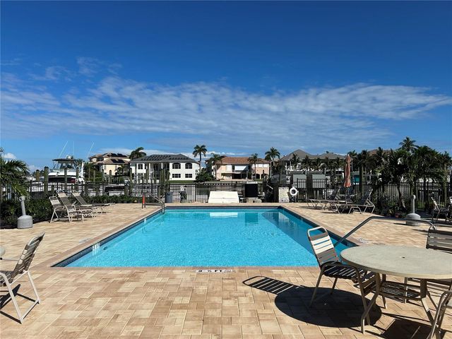 2775 KIPPS COLONY DRIVE S 205, St Petersburg, FL 33707
