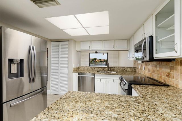 2775 KIPPS COLONY DRIVE S 205, St Petersburg, FL 33707