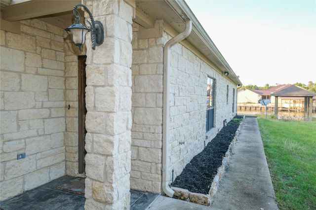 63 Lakeway Drive, Trinity, TX 75862