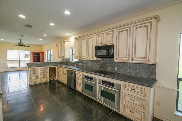 63 Lakeway Drive, Trinity, TX 75862