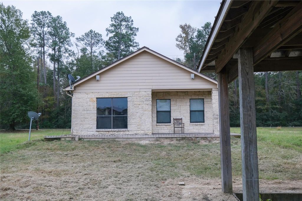 63 Lakeway Drive, Trinity, TX 75862