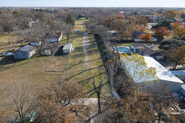 1221 Bloomfield Drive, Dallas, TX 75217