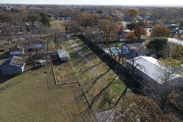 1221 Bloomfield Drive, Dallas, TX 75217