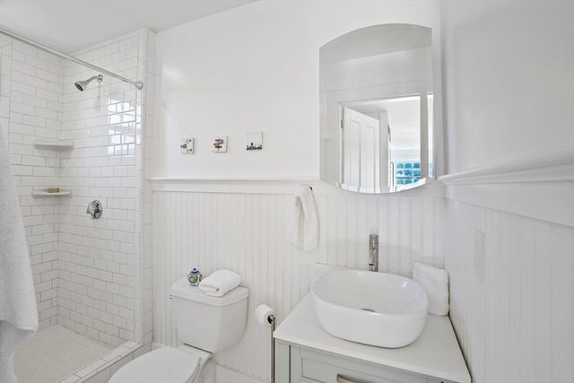 187 Lagoon Pond Road, Tisbury, MA 02575