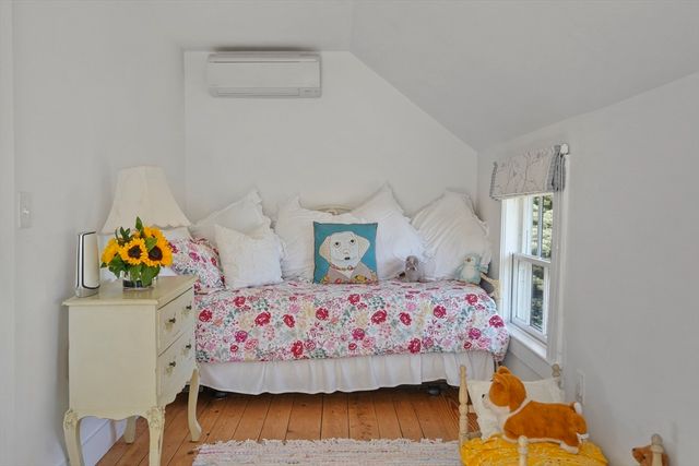 187 Lagoon Pond Road, Tisbury, MA 02575