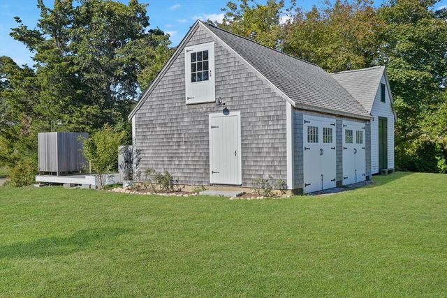 187 Lagoon Pond Road, Tisbury, MA 02575