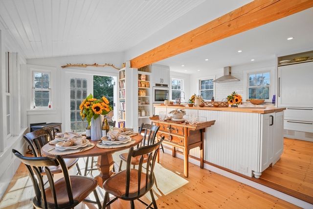 187 Lagoon Pond Road, Tisbury, MA 02575