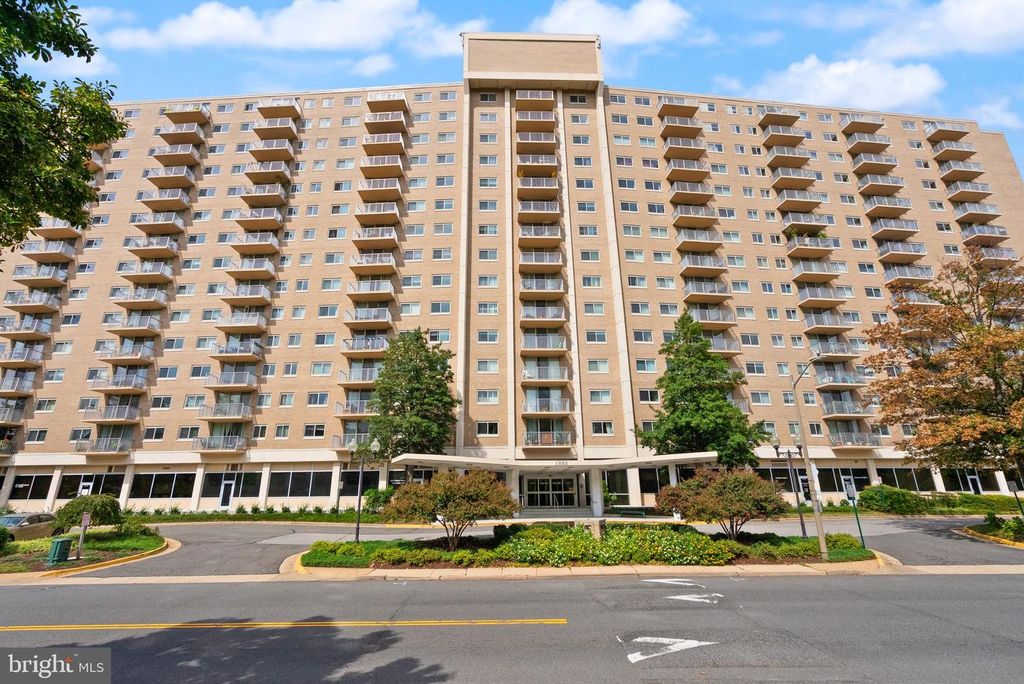 1225 MARTHA CUSTIS DR #819, Alexandria, VA 22302