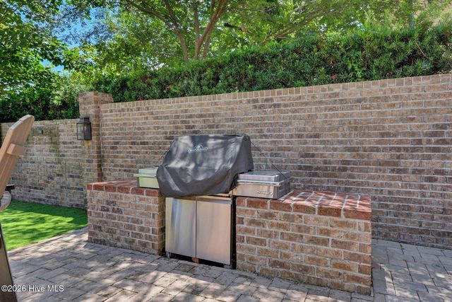 13 S 10th Street, Wilmington, NC 28401