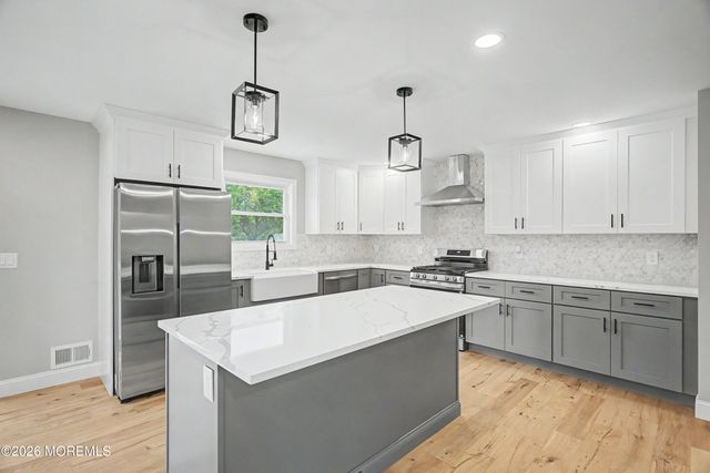 9 Campbell Drive, Eatontown, NJ 07724