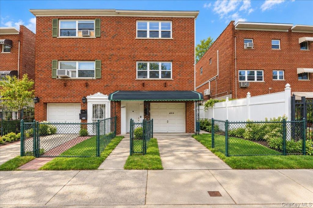 433 Howe Avenue A, Bronx, NY 10473 — exterior