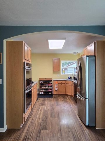 11904 W Oakwood DRIVE, Franklin, WI 53132