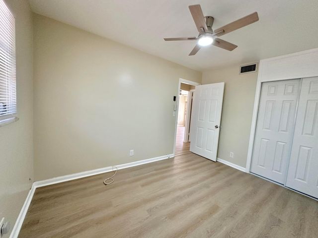 728 Ridge Road 31, Lantana, FL 33462