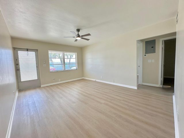 728 Ridge Road 31, Lantana, FL 33462