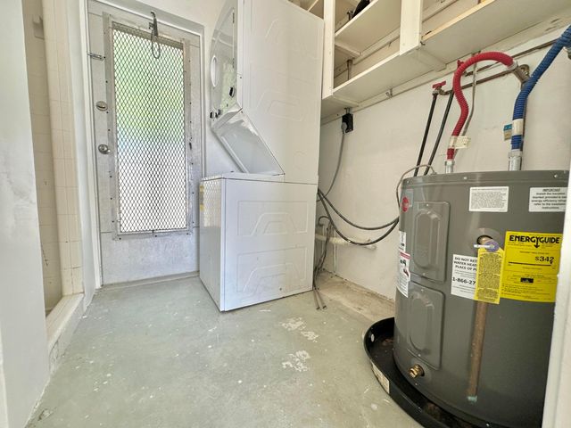 728 Ridge Road 31, Lantana, FL 33462