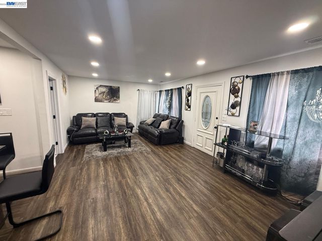 674 CLARA, Oakland, CA 94603