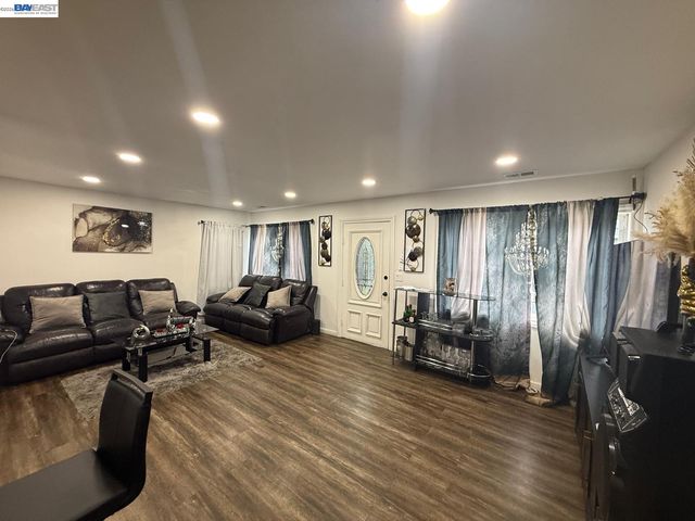 674 CLARA, Oakland, CA 94603