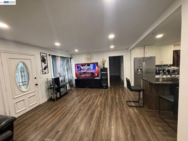 674 CLARA, Oakland, CA 94603