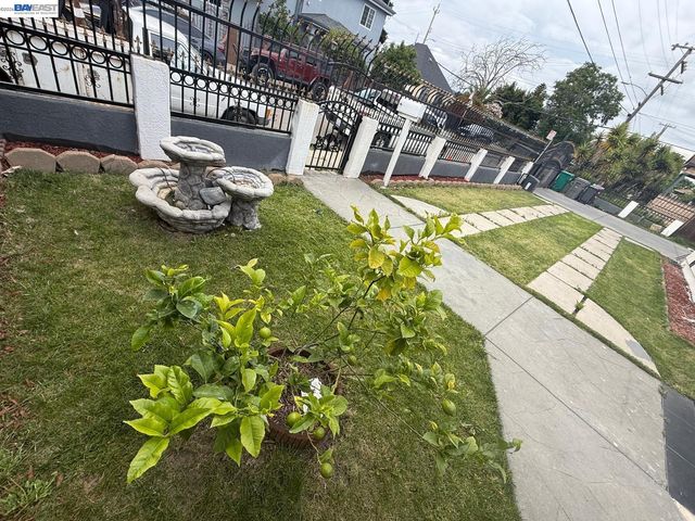 674 CLARA, Oakland, CA 94603