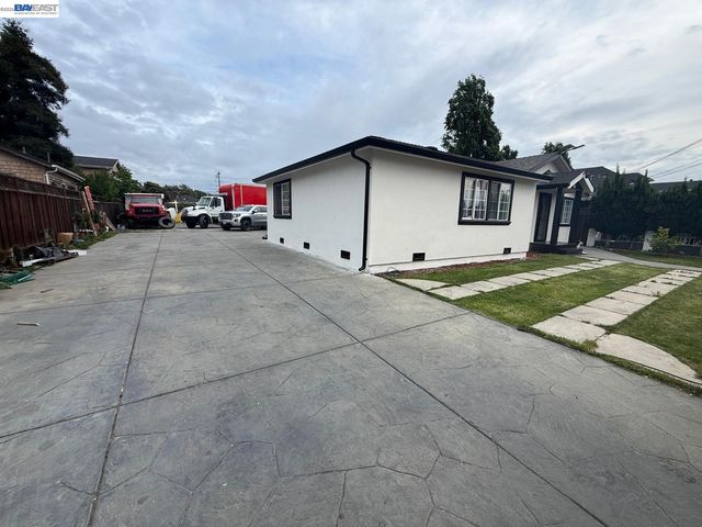 674 CLARA, Oakland, CA 94603