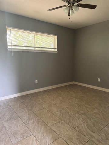 604 Wilson Road 8, Humble, TX 77338