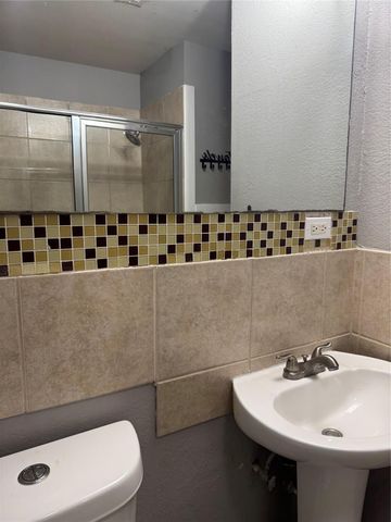 604 Wilson Road 8, Humble, TX 77338