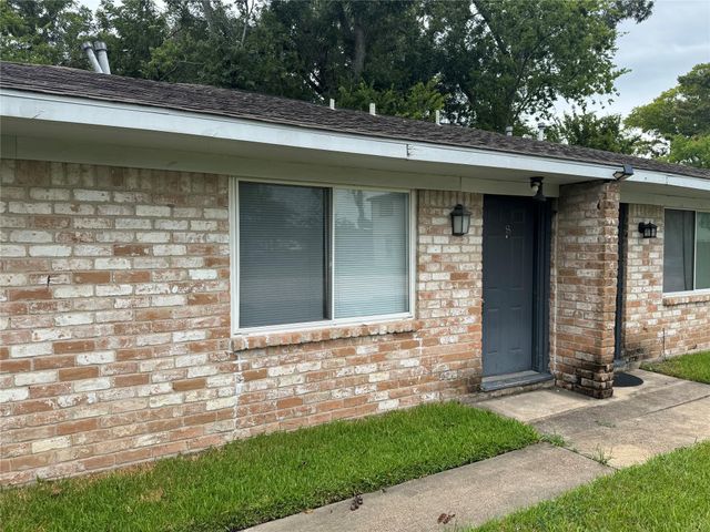 604 Wilson Road 8, Humble, TX 77338